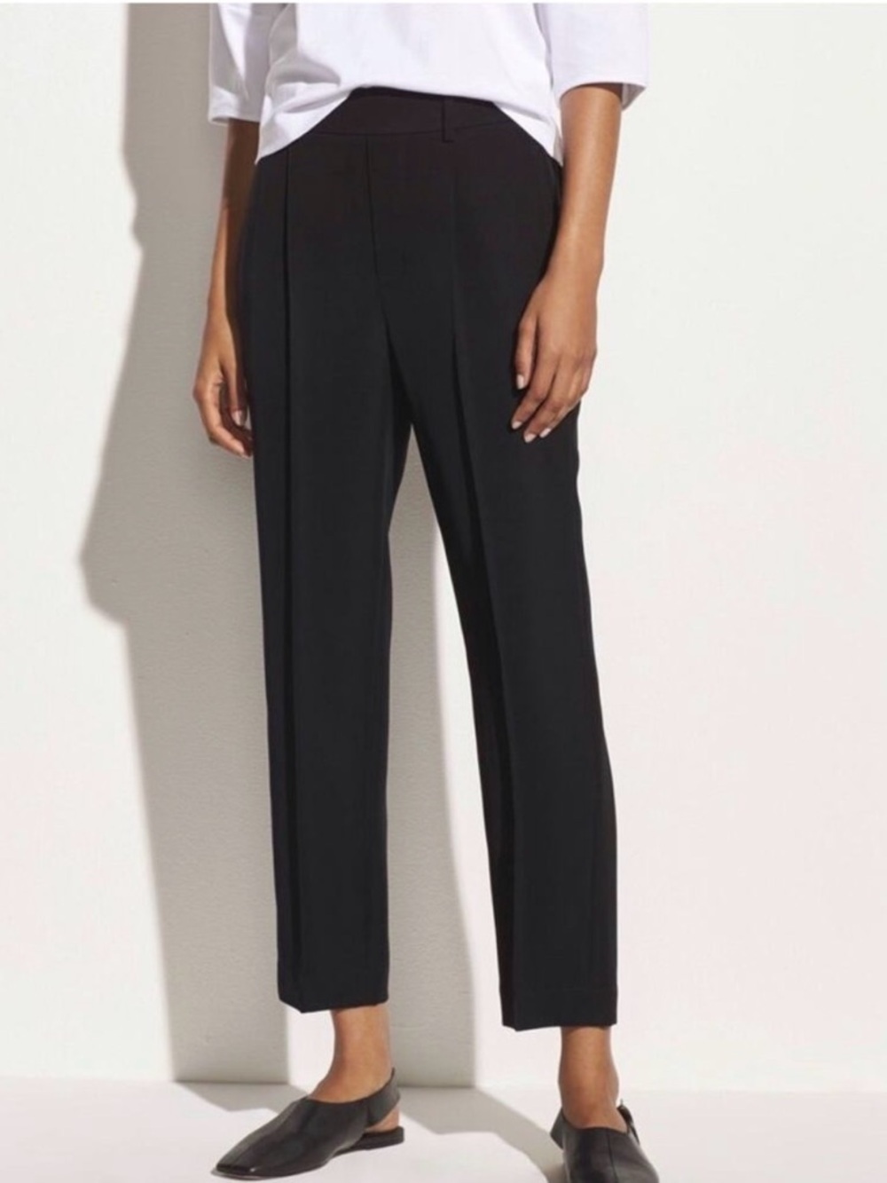 Vince Black Tapered Pull-On Pleated Pants Size small